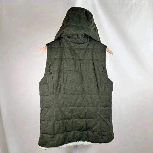 Be Boundless Size Medium Faux Fur Vest Reversible Outdoors Hiking - Picture 16 of 16